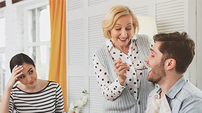 مرد بچه ننه